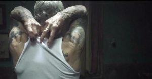 Se alguém um dia perguntar ‘como sua tatuagem vai ficar depois de velho’, mostre esse vídeo