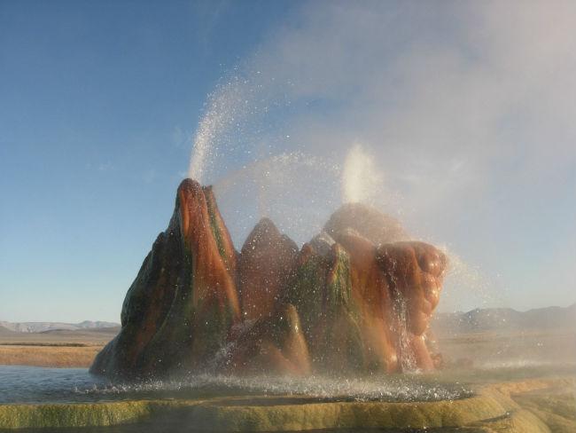 Fly_Geyser-KenLund-WikimediaCommons650