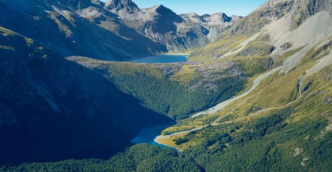 Ninguém pode entrar nele, mas você pode conhecê-lo. Este é o lago mais claro do mundo!