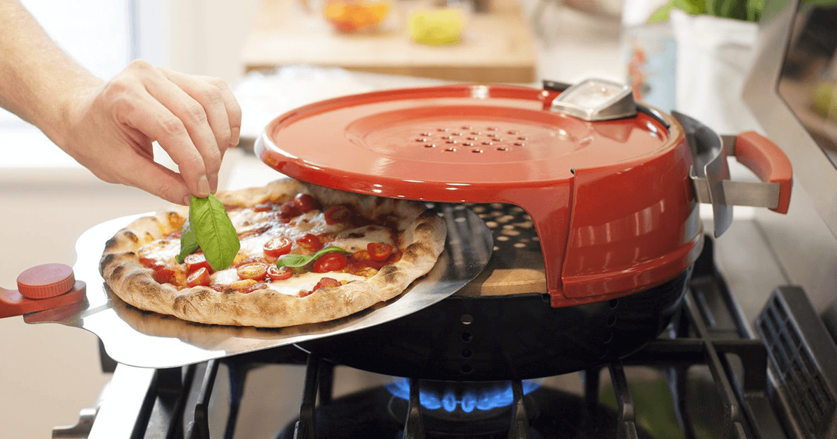 Forno portátil assa pizza em 6 minutos como se fosse à lenha