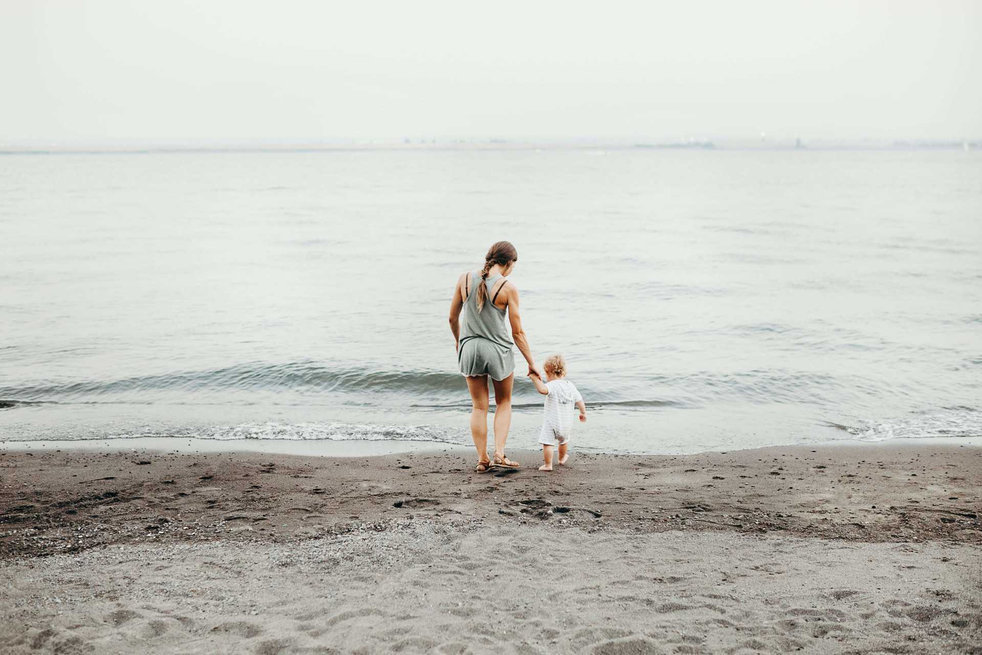 10 coisas que você aprende sendo criada por uma mãe forte; impossível não se emocionar