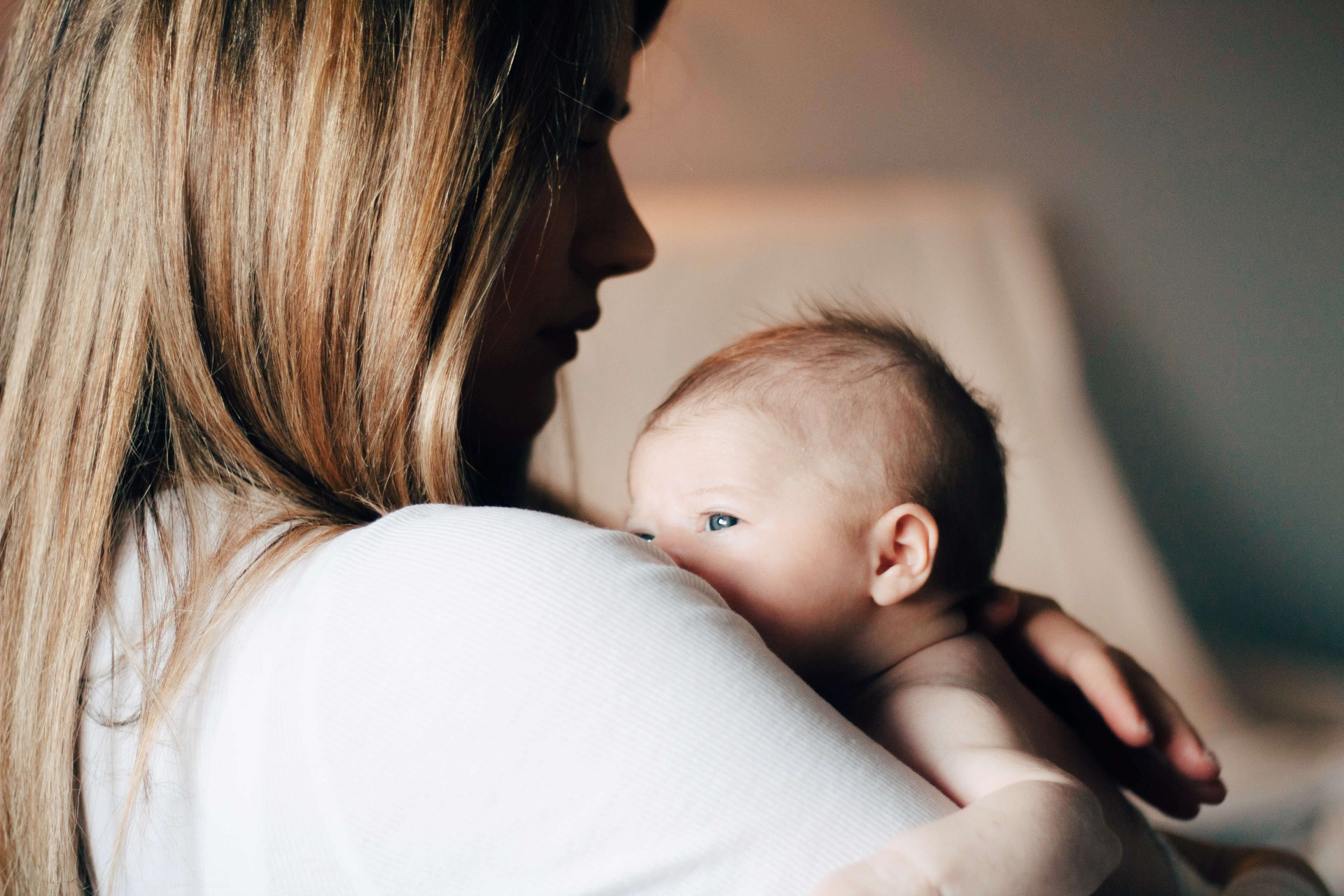 Ser mãe equivale a mais de dois empregos em tempo integral, aponta pesquisa