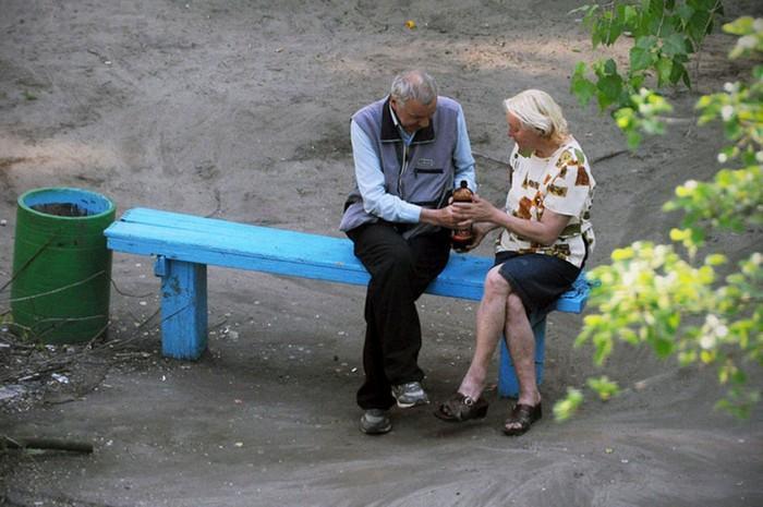 fotógrafo registra o mesmo banco de parque há dez anos (13)