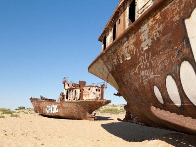 Fotos incríveis de cemitério de navios abandonados no Uzbequistão (4)