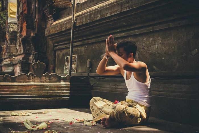 O que acontece no seu cérebro durante a meditação ou oração