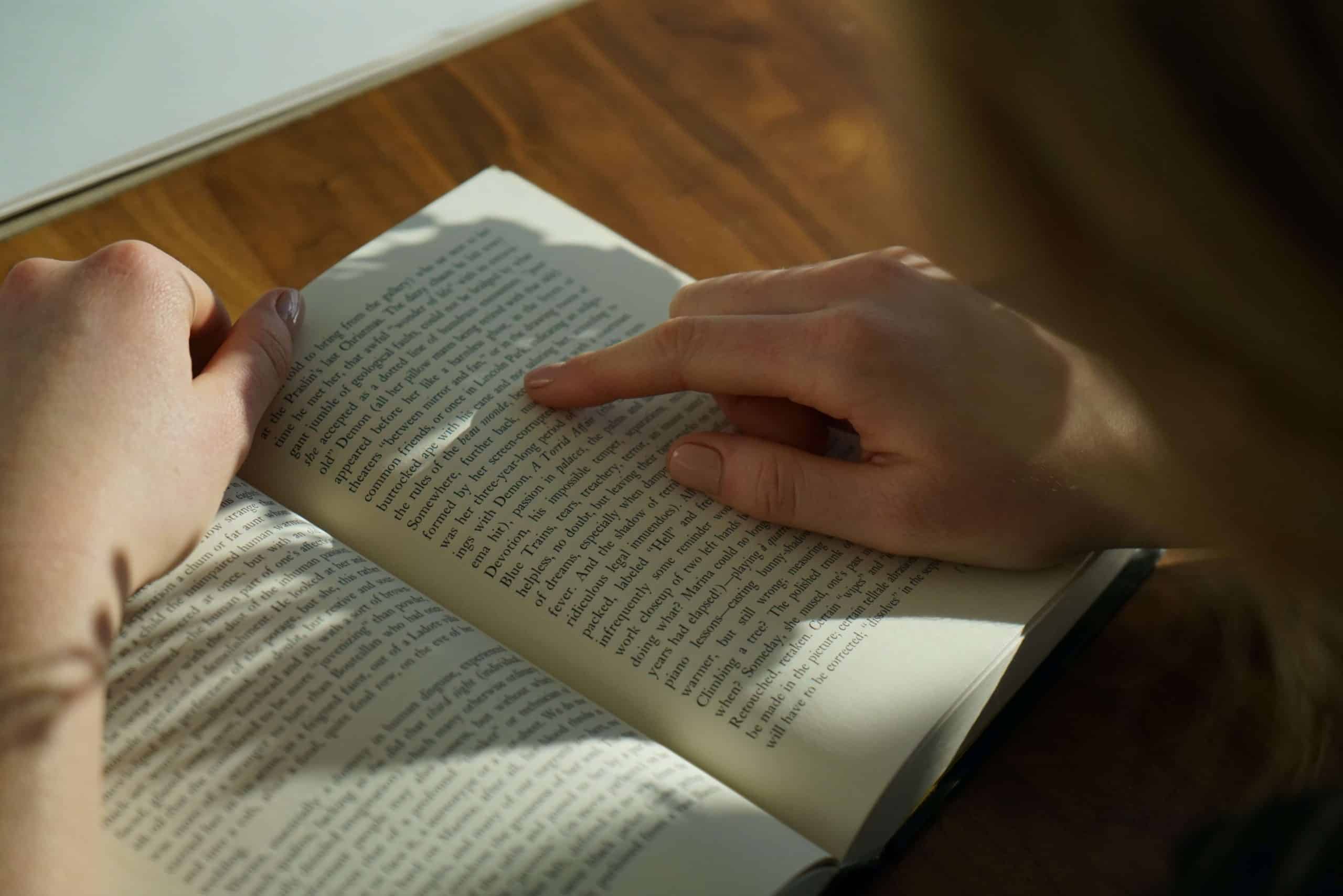 11 benefícios COMPROVADOS que a leitura diária te dá