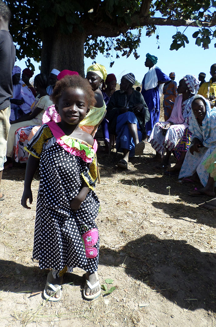 senhora-costura-para-meninas-da-africa