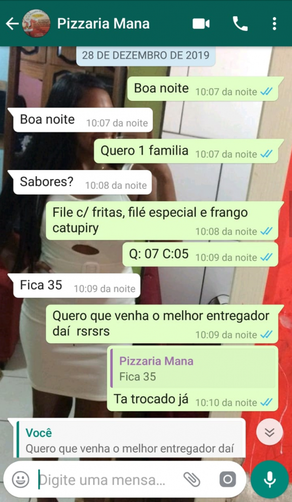 Mãe faz pedido de pizza só para apoiar filho em seu primeiro dia de trabalho