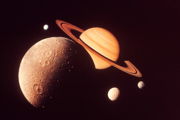 saturno