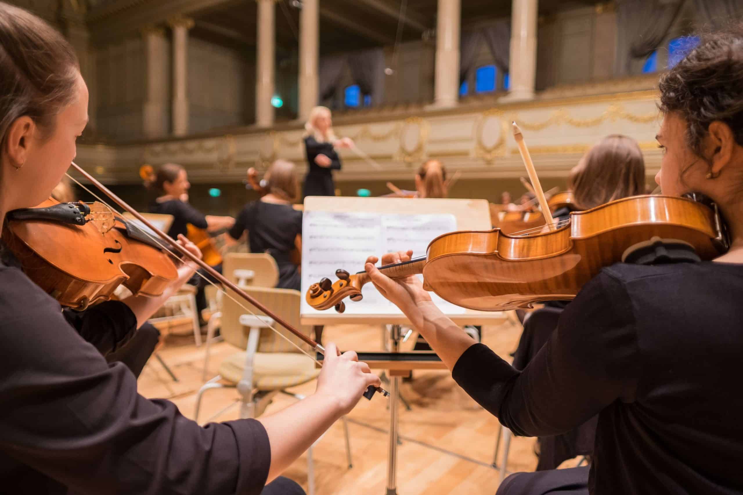 benefícios-crianças-instrumentos-musicais