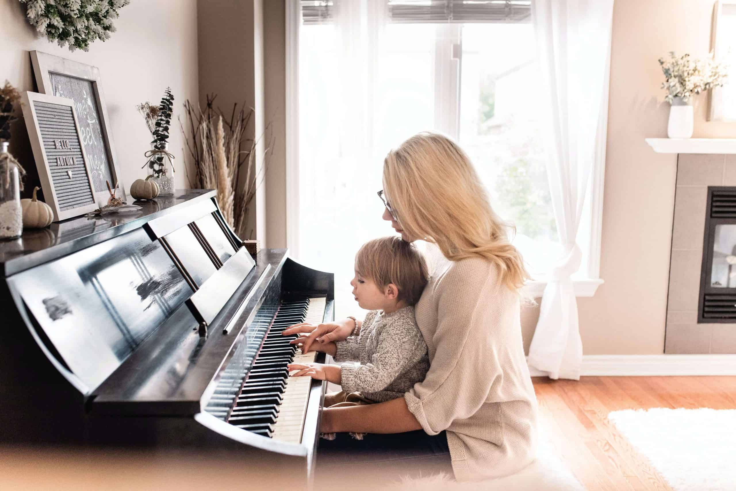 Crianças que tocam INSTRUMENTOS MUSICAIS têm melhor memória de trabalho, diz estudo