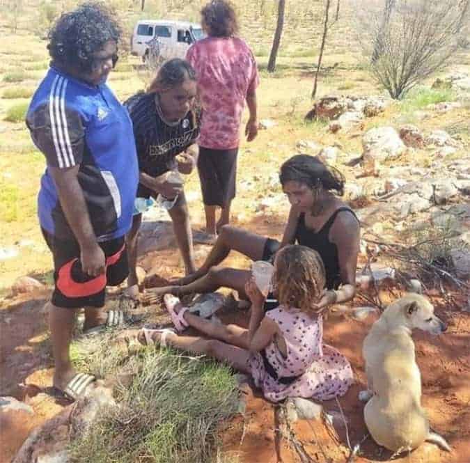 Garotinha que estava perdida em deserto é encontrada por causa de um sonho