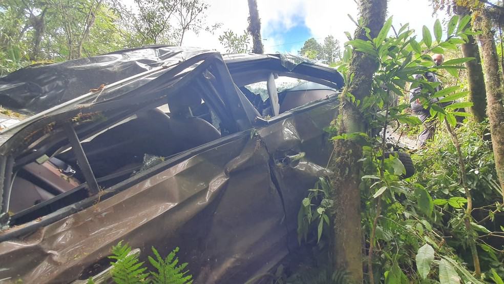 Médica é resgatada de acidente após passar quase 30 horas presa ao seu carro