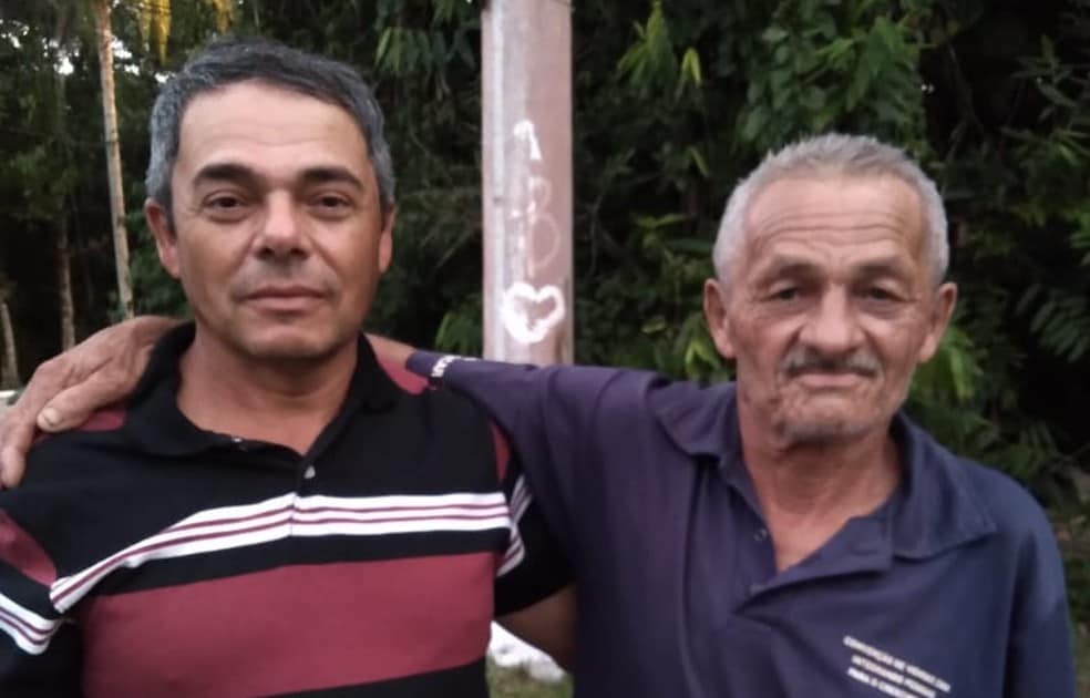 Após 30 anos, homem reencontra pai ao usar filtro em sua foto