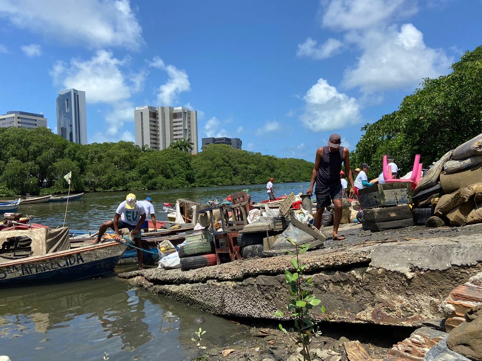 Gincana consegue remover 18 toneladas de lixo de rio