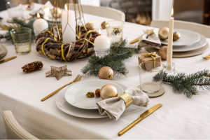 33 ideias bem criativas e acessíveis para criar lindas decorações em sua mesa de Natal