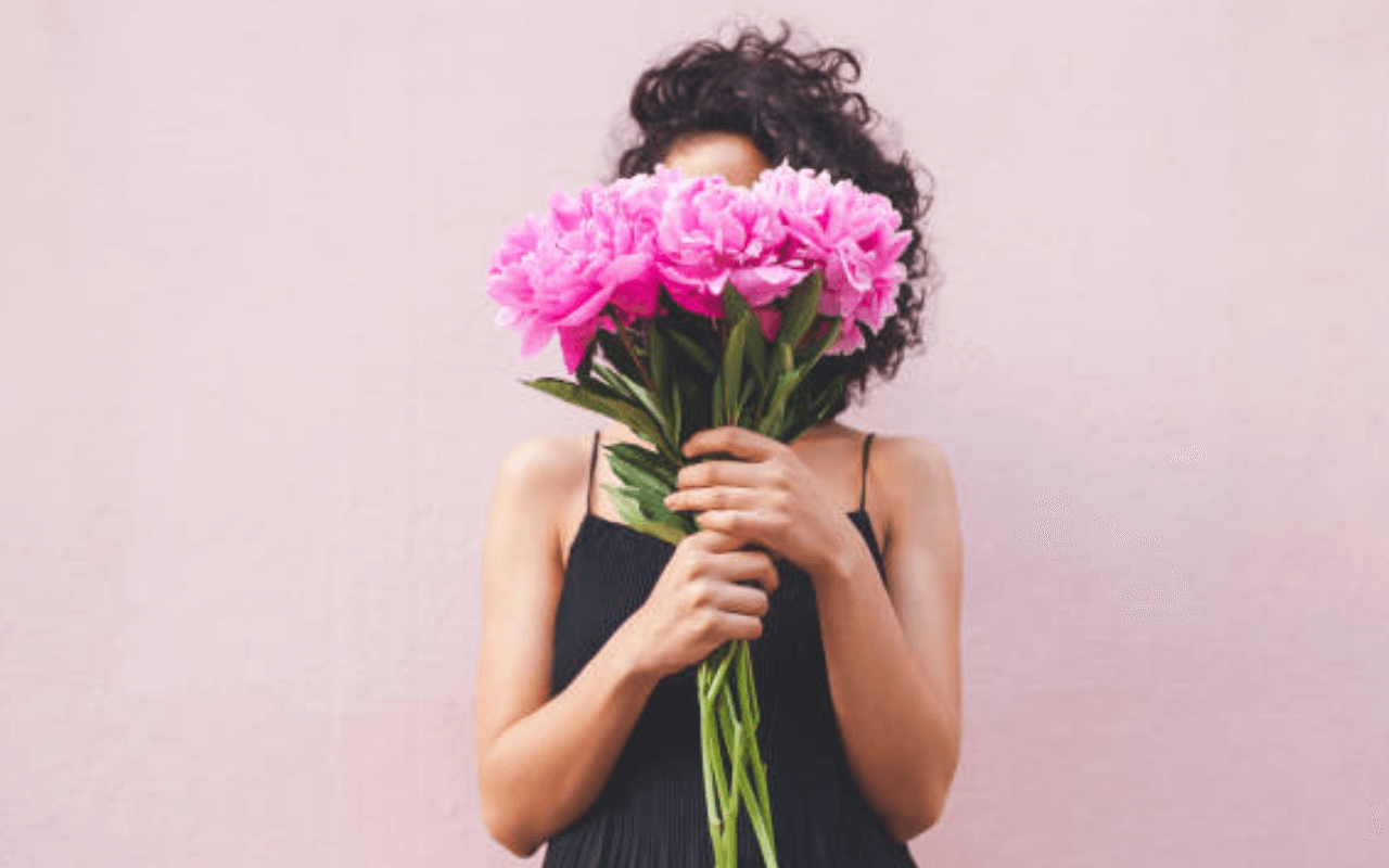 142 frases para fotos com flores que são as melhores legendas