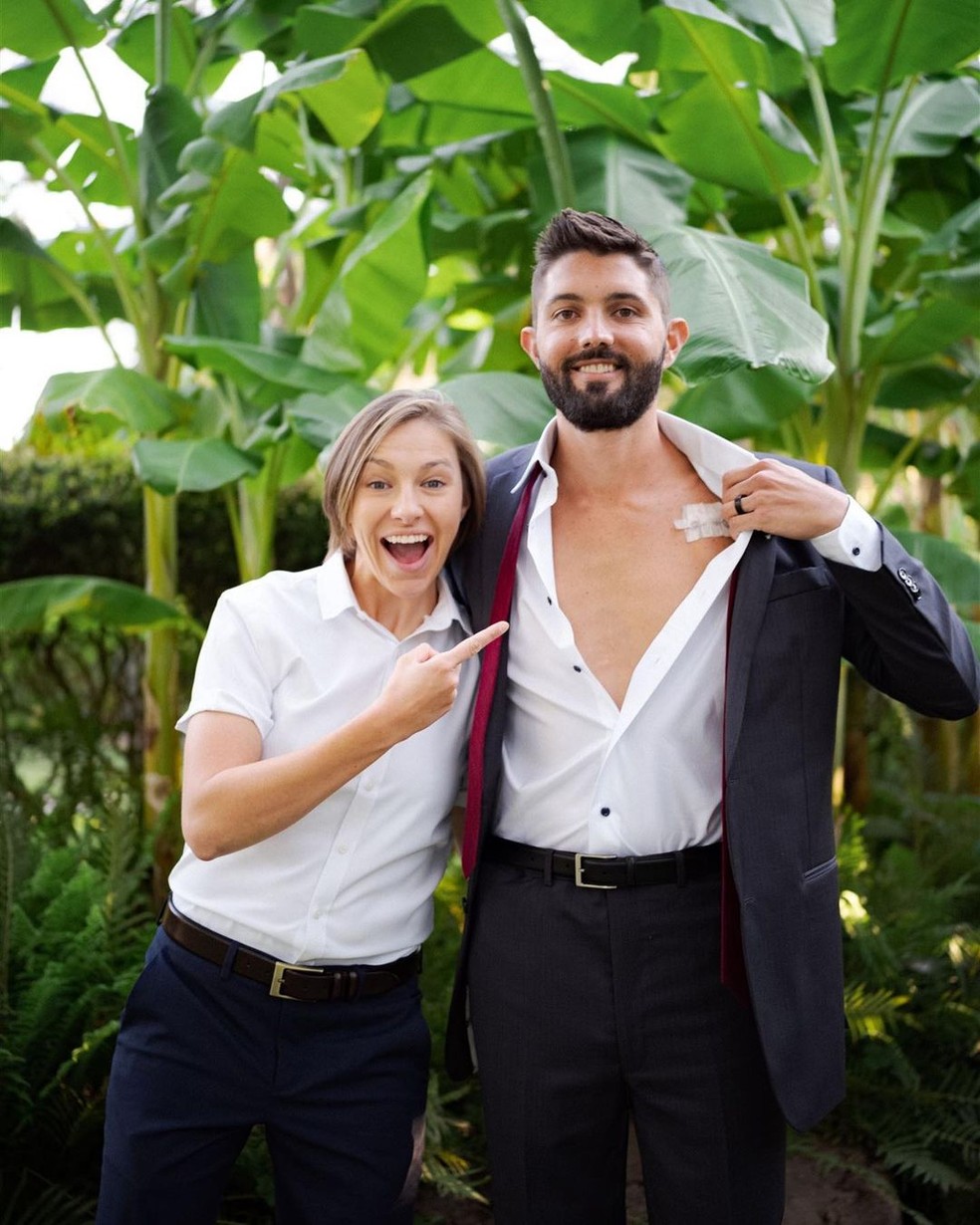 Jovem é convidada especial de casamento em que salvou vida de noivo