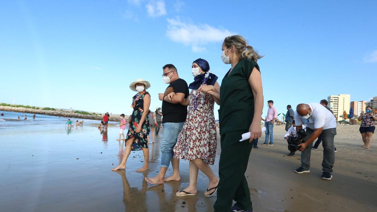 Médicos e familiares fazem movimentação emocionante para paciente termeinal ver o mar