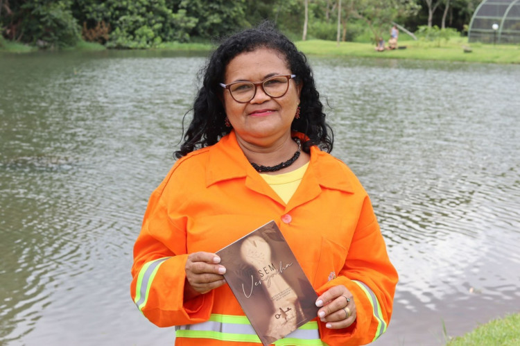 Gari se torna forte inspiração brasileira ao lançar livro tocante sobre superação feminina