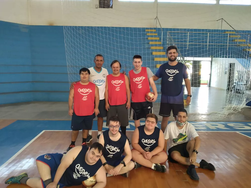 Time de futsal dá show de inclusão formado por jogadores com Down