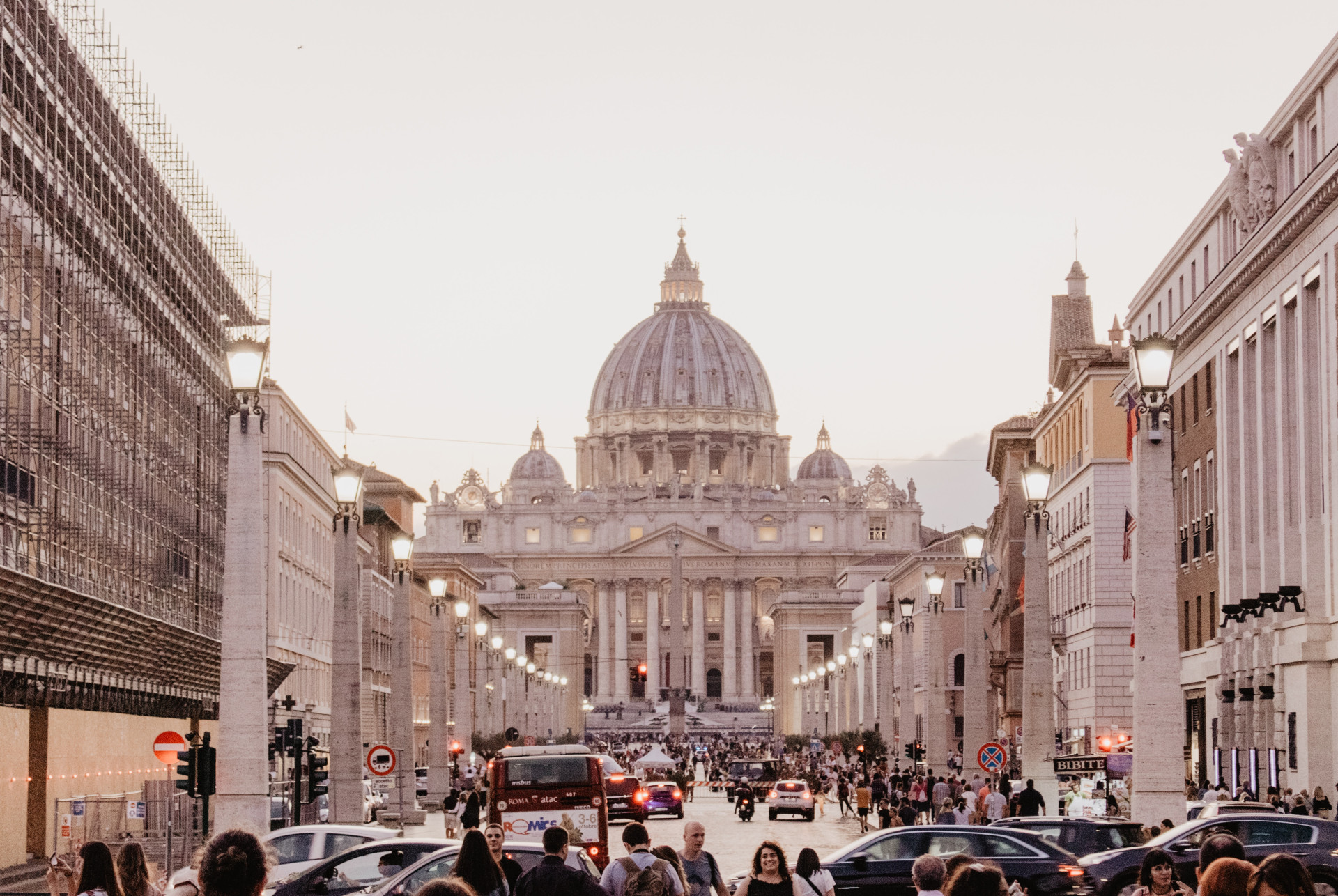 11 motivos incontestáveis para fazer uma viagem ao Vaticano ainda esse ano (Imagens: Unsplash)