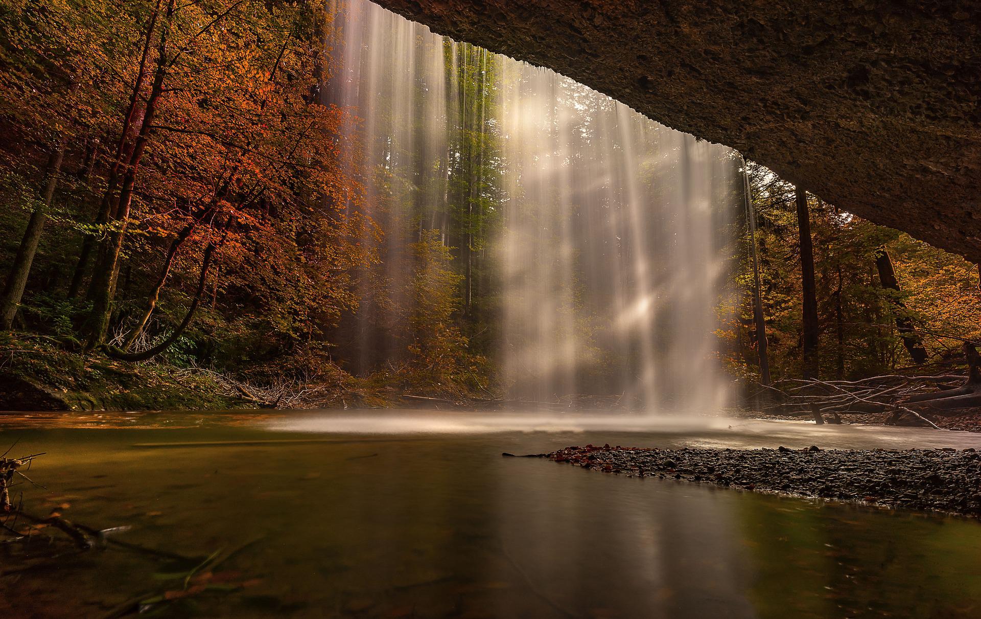 Cachoeira Ratunde: uma parada em Rondônia que todo mundo merece visitar (Imagens: Pixabay)