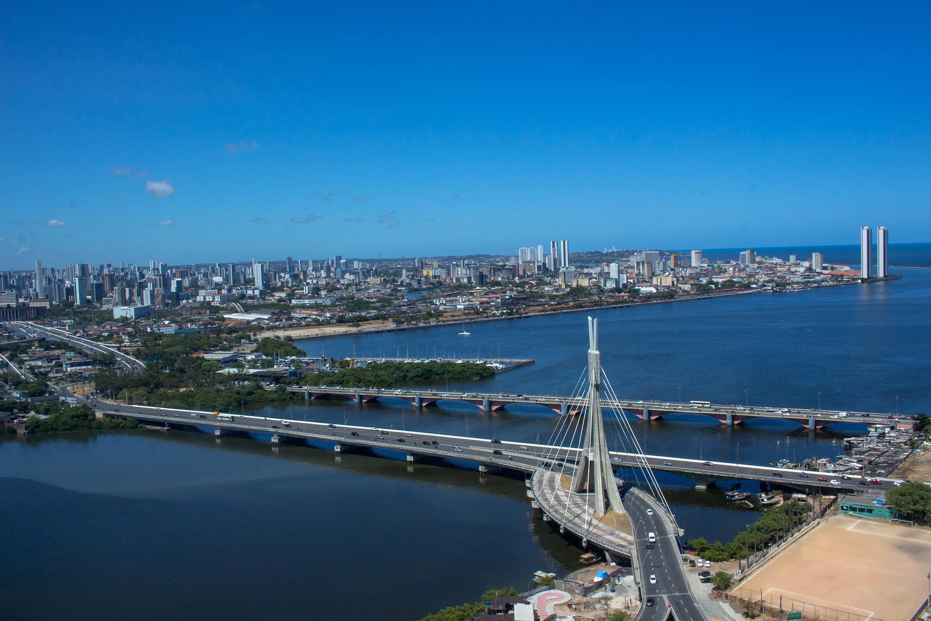 30 bares em Recife para quem quer turistar e se divertir durante a noite (Imagens: Pixabay)