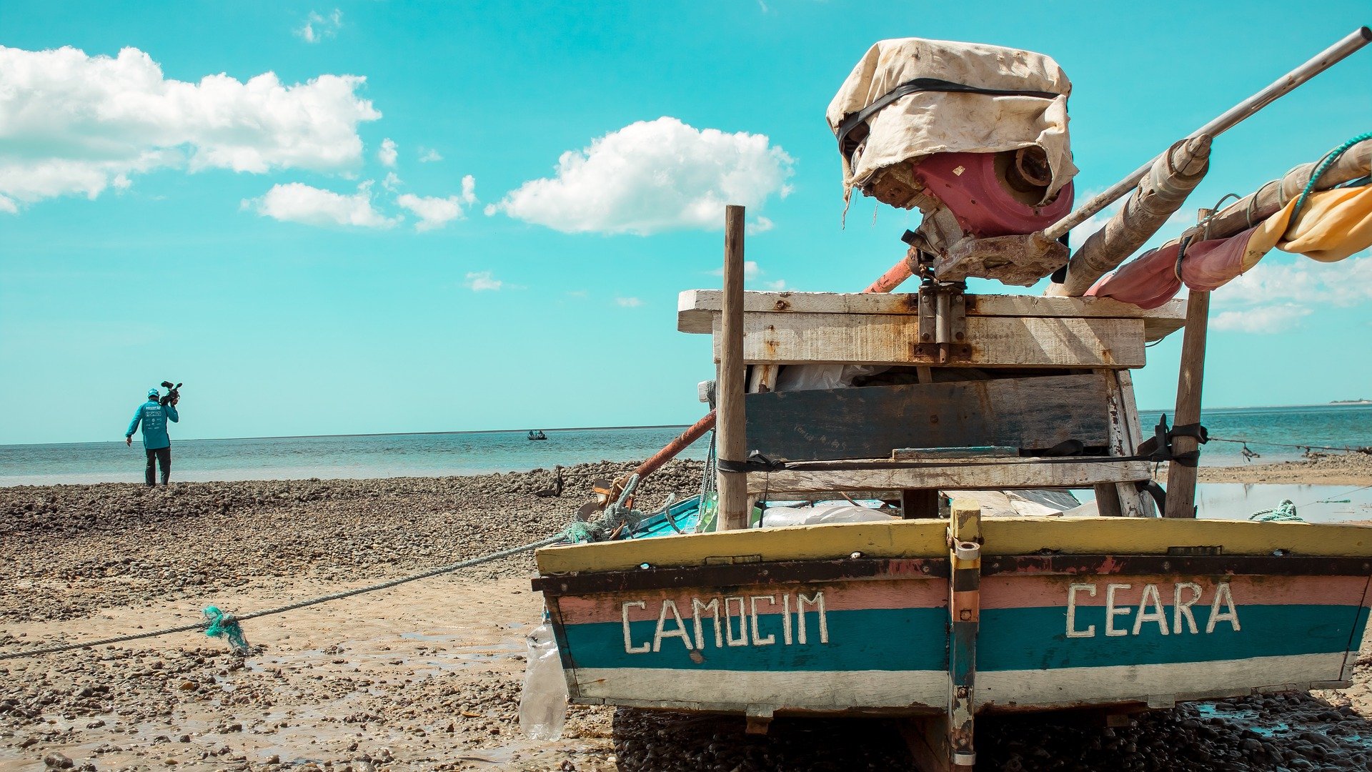 Praia do Amor: destino para casais românticos no Dia dos Namorados (Imagens: Pixabay)