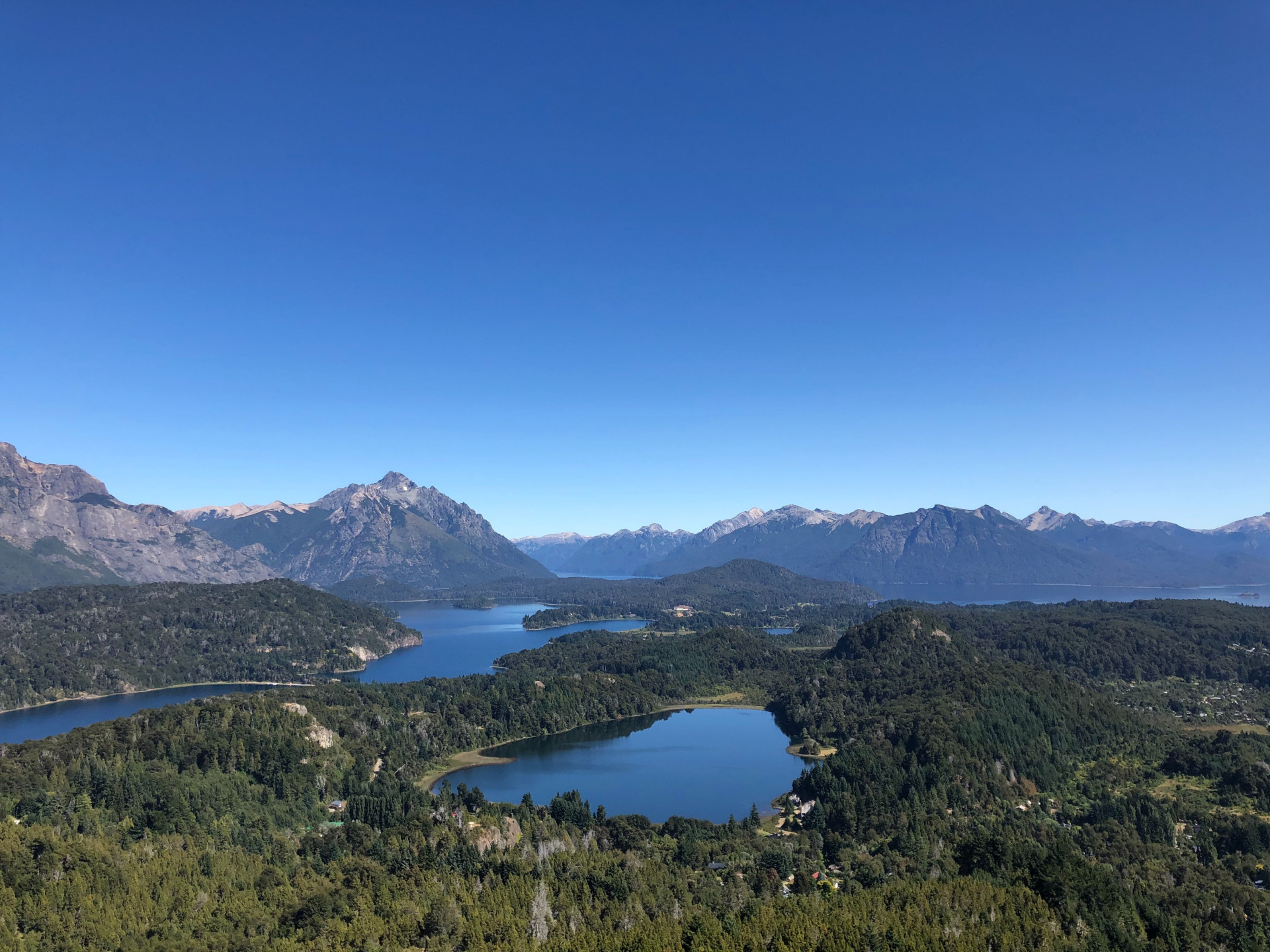 13 motivos para visitar Bariloche e fazer uma viagem dos sonhos (Imagens: Unsplash)