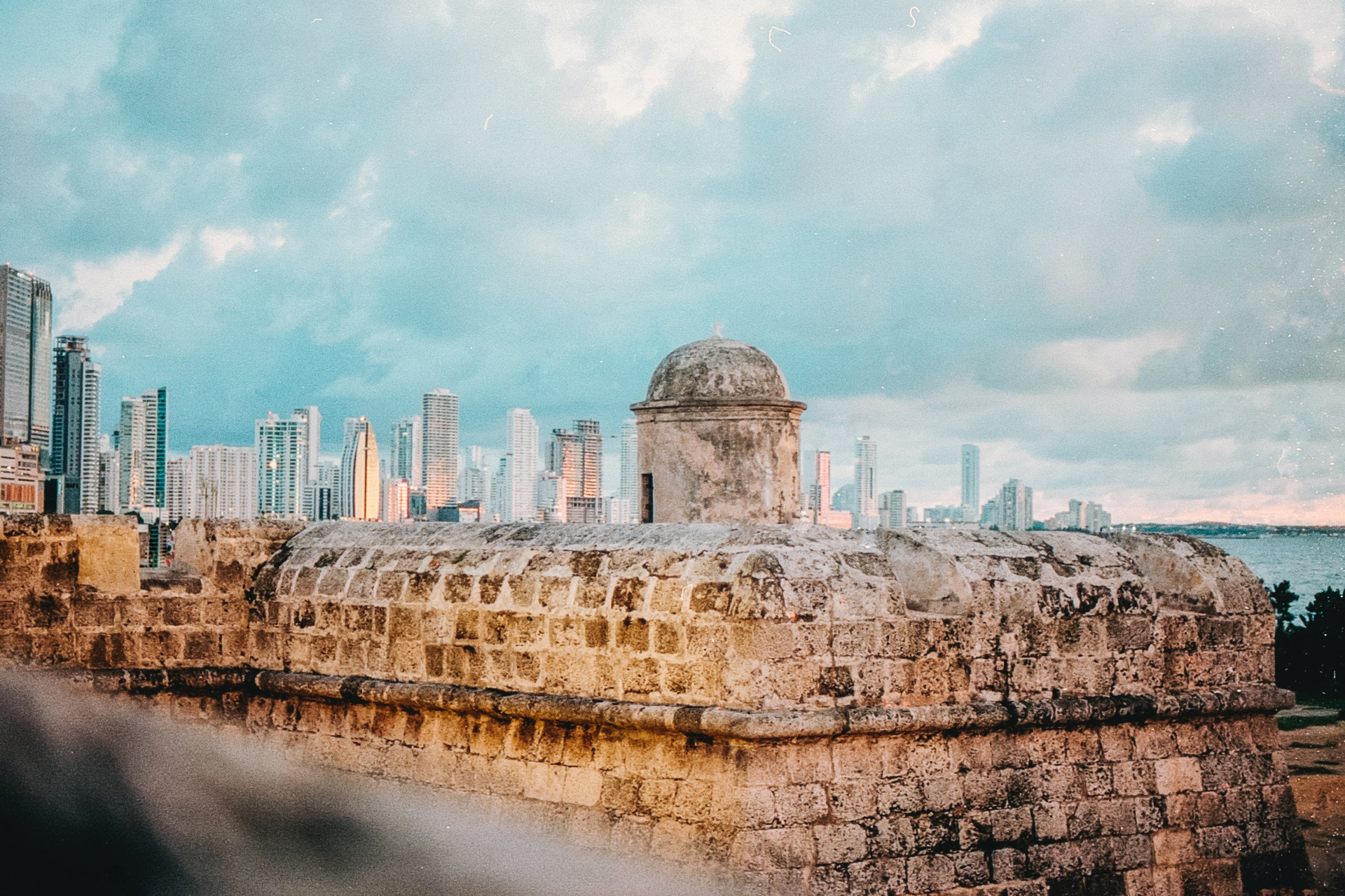 Quanto de dinheiro levar para Cartagena? Anote todos os gastos de uma viagem (Imagens: Unsplash)