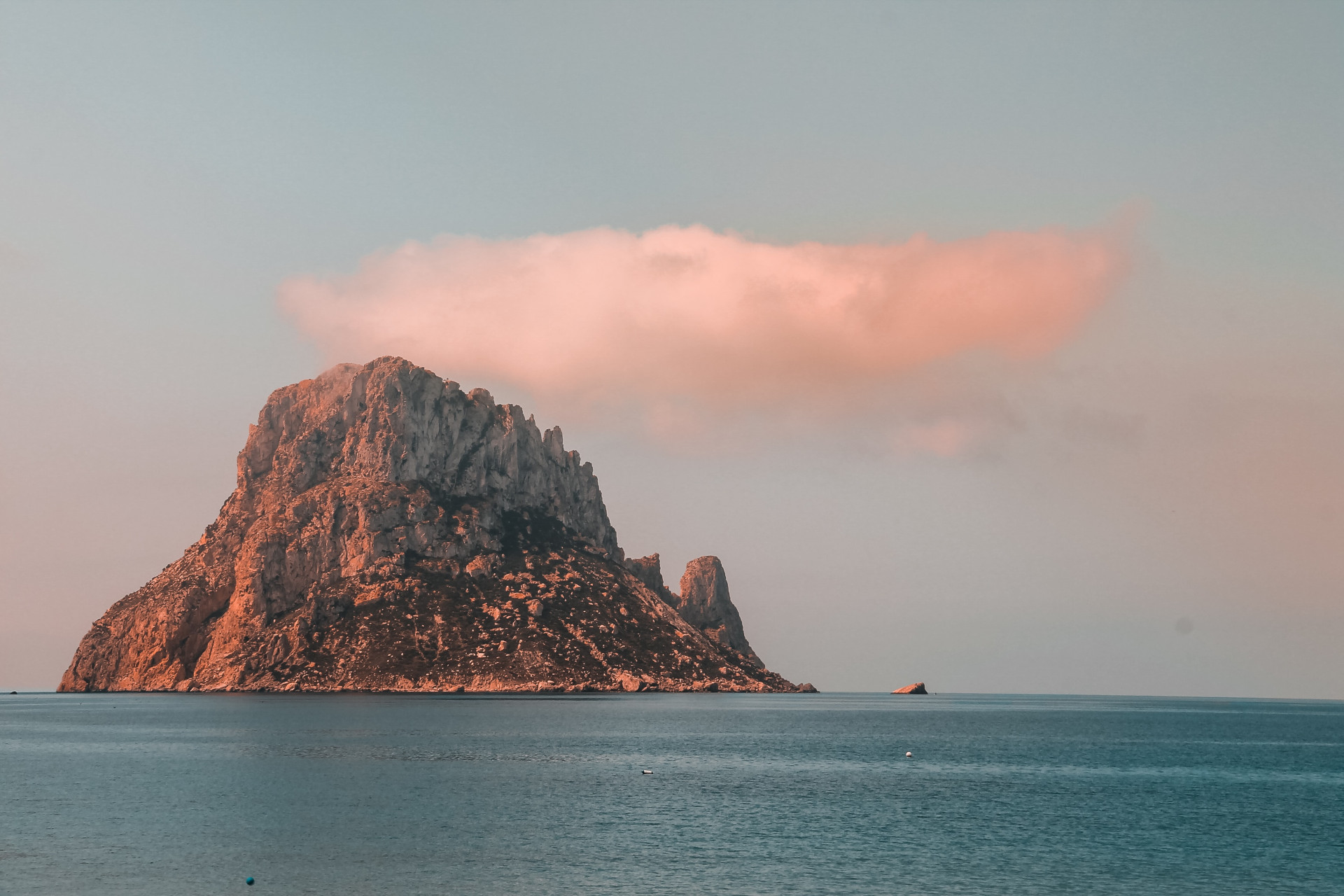 Quanto custa uma viagem para IBIZA? Montamos o roteiro mais econômico e completo (Imagens: Unsplash)