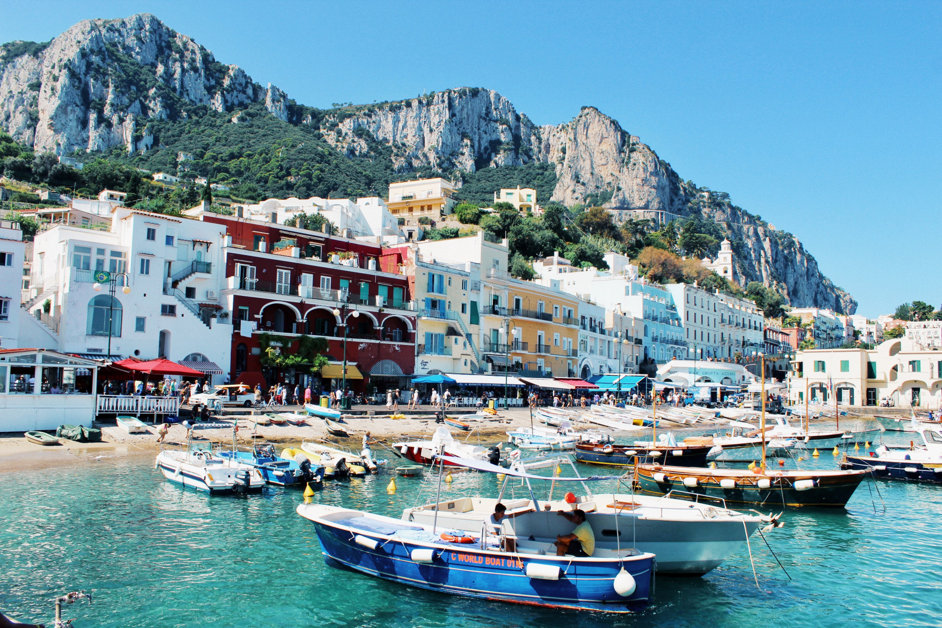 Gruta Azul em Capri: destino perfeito para uma experiência de viagem INESQUECÍVEL (Imagens: Unsplash)