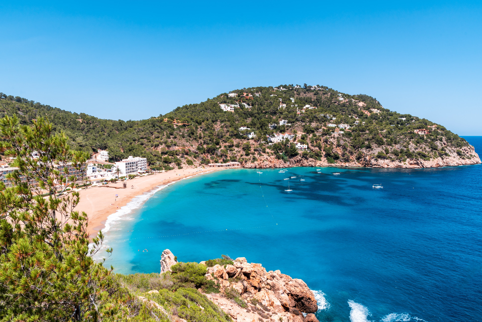 Quanto custa uma viagem para IBIZA? Montamos o roteiro mais econômico e completo (Imagens: Unsplash)