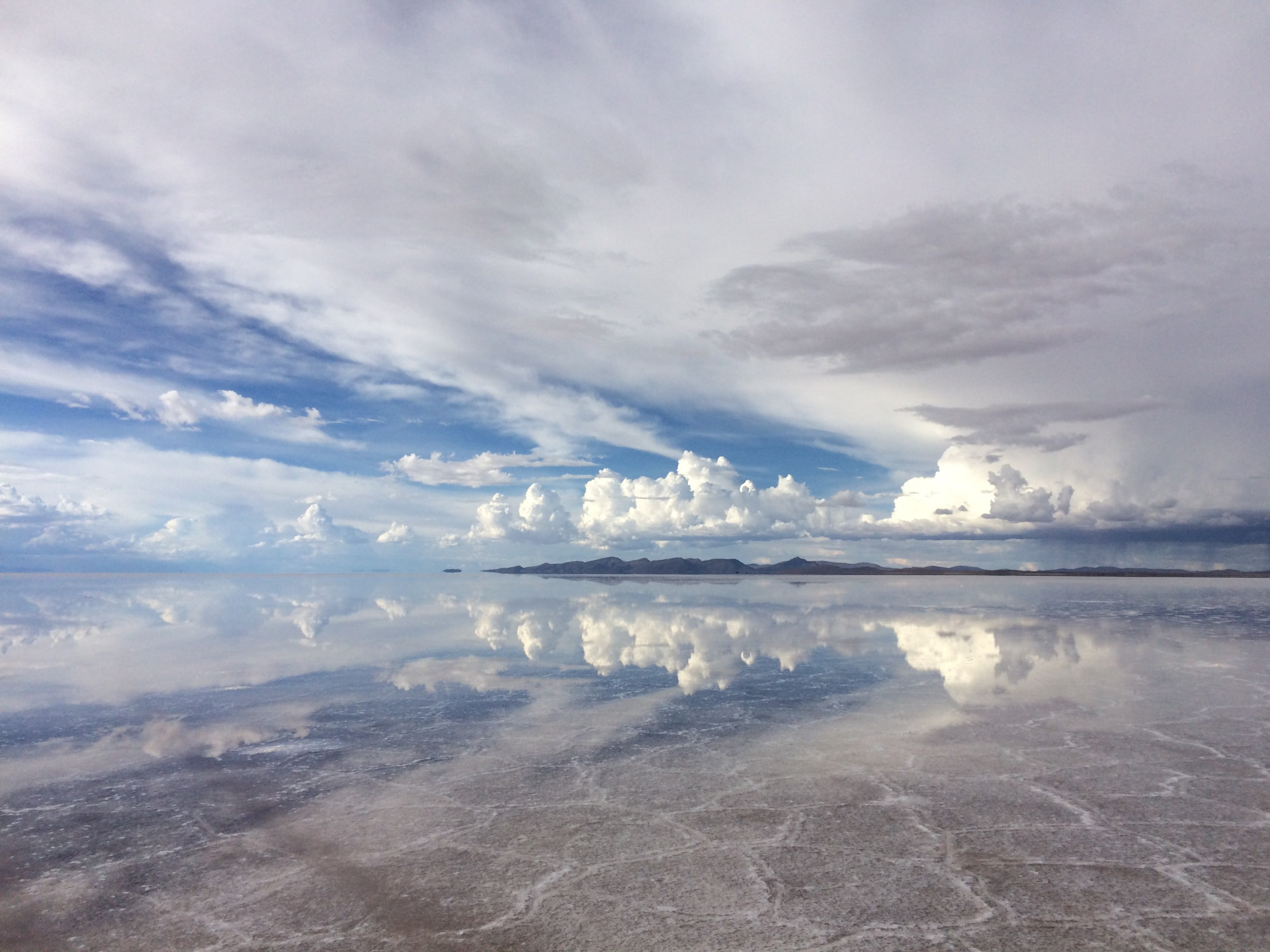 Salar de Uyuni: um deserto de sal surreal e perfeito para ser sua próxima viagem (Imagens: Unsplash)