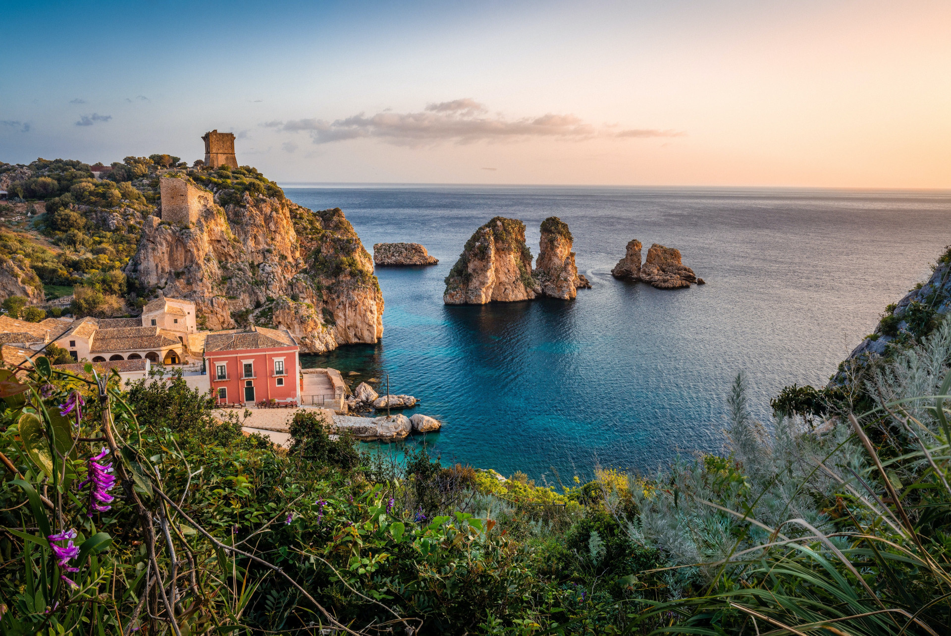 Gruta Azul em Capri: destino perfeito para uma experiência de viagem INESQUECÍVEL (Imagens: Unsplash)