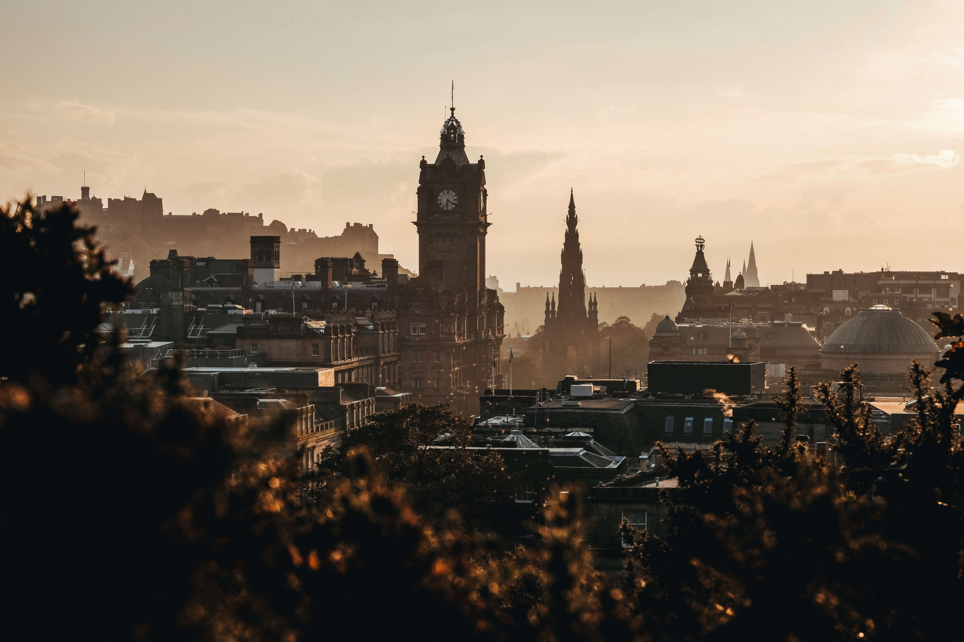 25 motivos para viajar a Edimburgo: prove as culturas e histórias mais impactantes da história (Imagens: Unsplash)