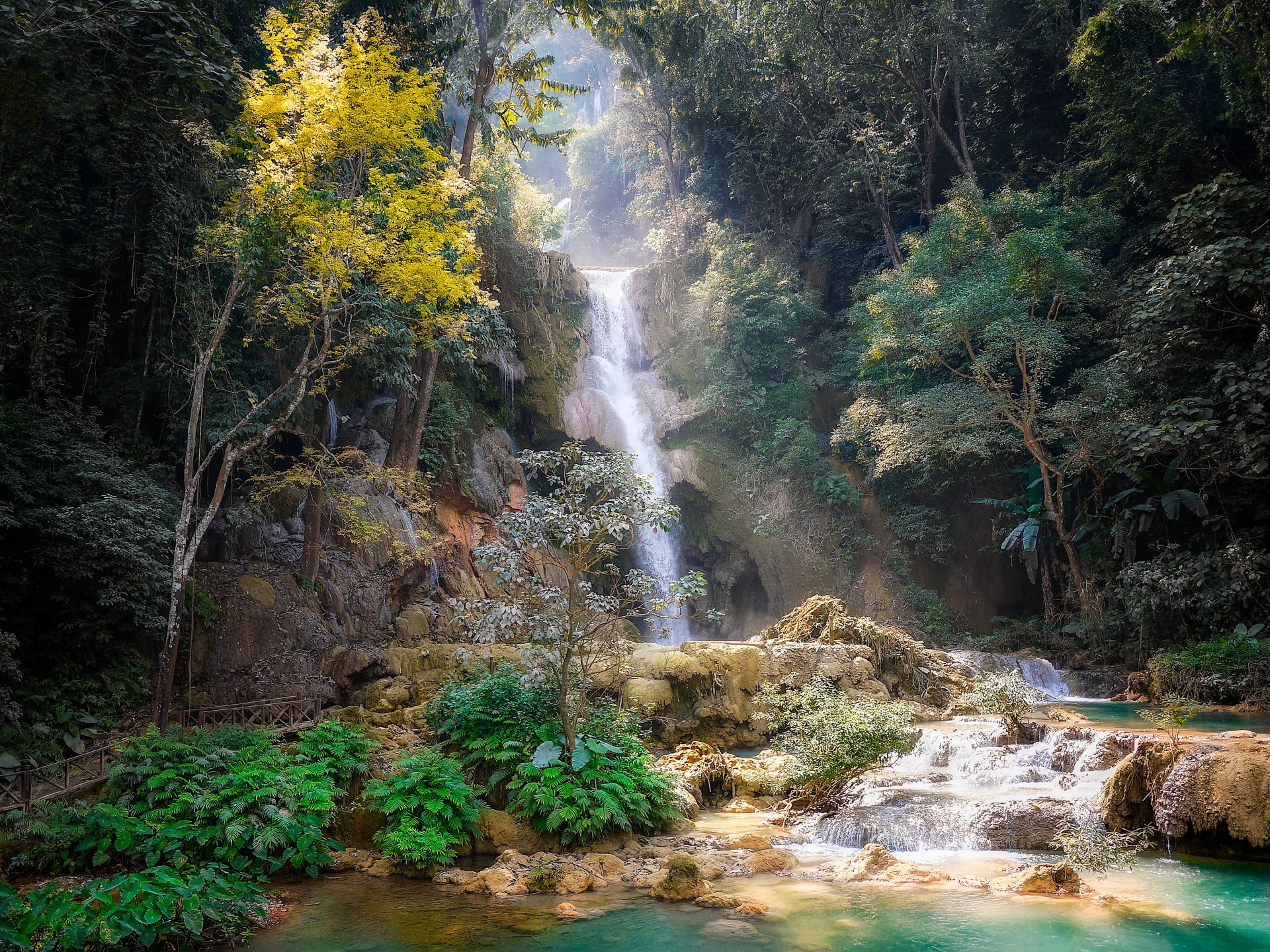 Descobrindo a cidade paulista com as cachoeiras mais surreais do país; conhecia esse lugar em SP? (Imagens: Unsplash)