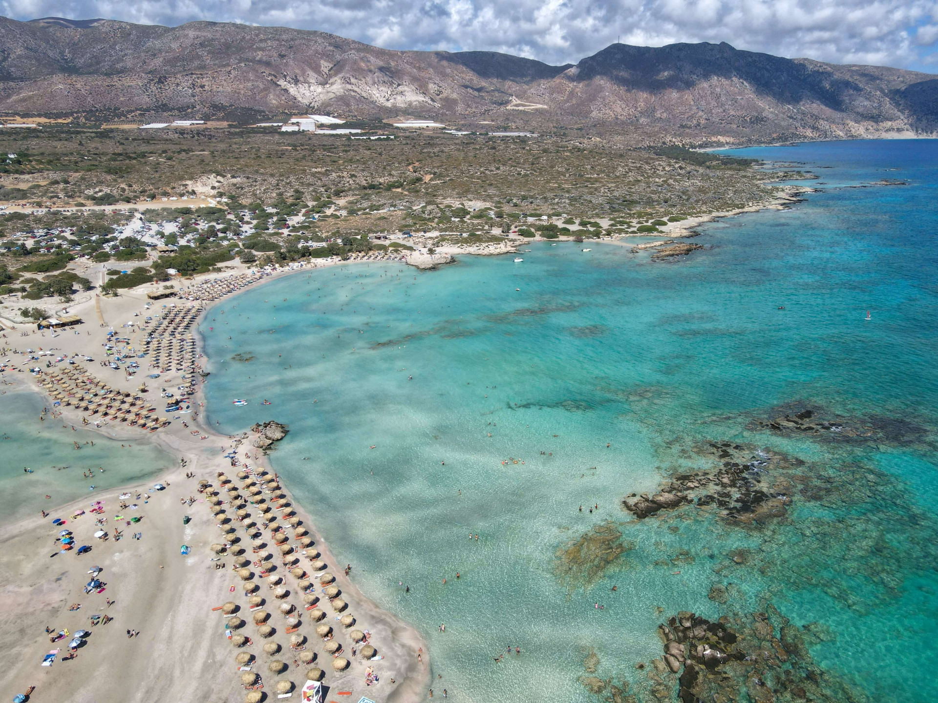 Praia de Elafonisi: onde fica essa praia difícil de acreditar que existe? (Imagens: Unsplash)