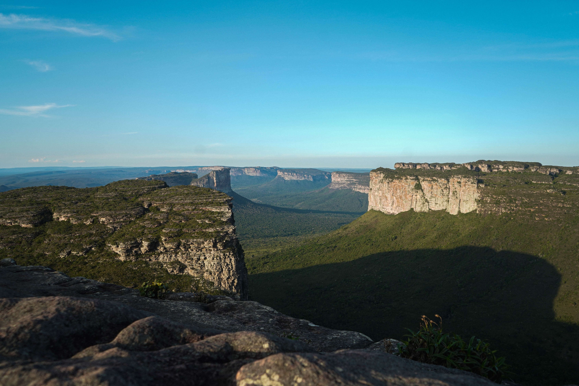 32 lugares para viajar em outubro e sair economizando nessas férias; listinha que vale ouro essa! (Imagens: Unsplash)