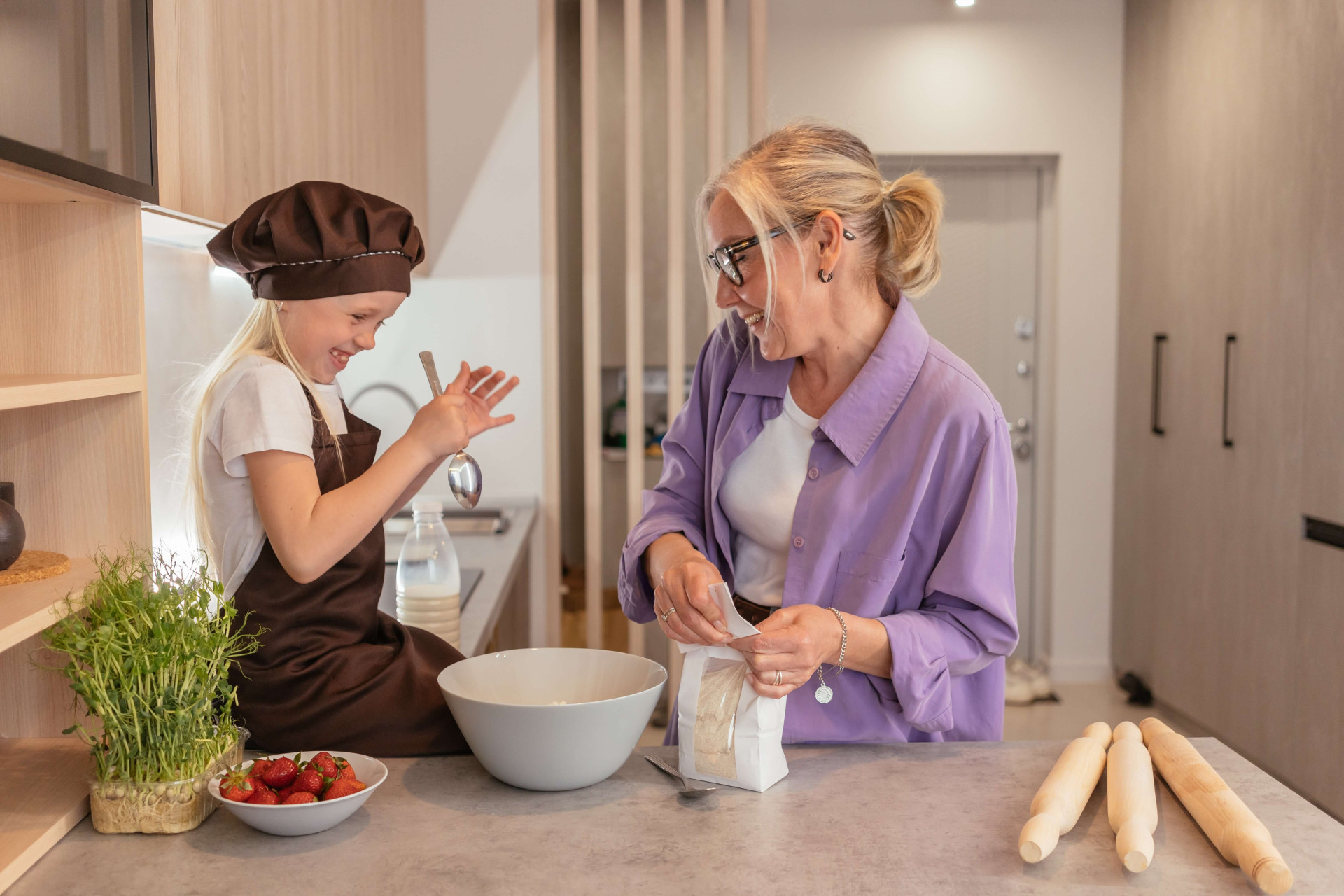 importante as crianças ajudarem na cozinha