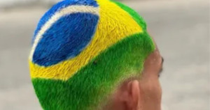 Barbeiro dá show de criatividade e bomba fazendo corte com a bandeira do Brasil