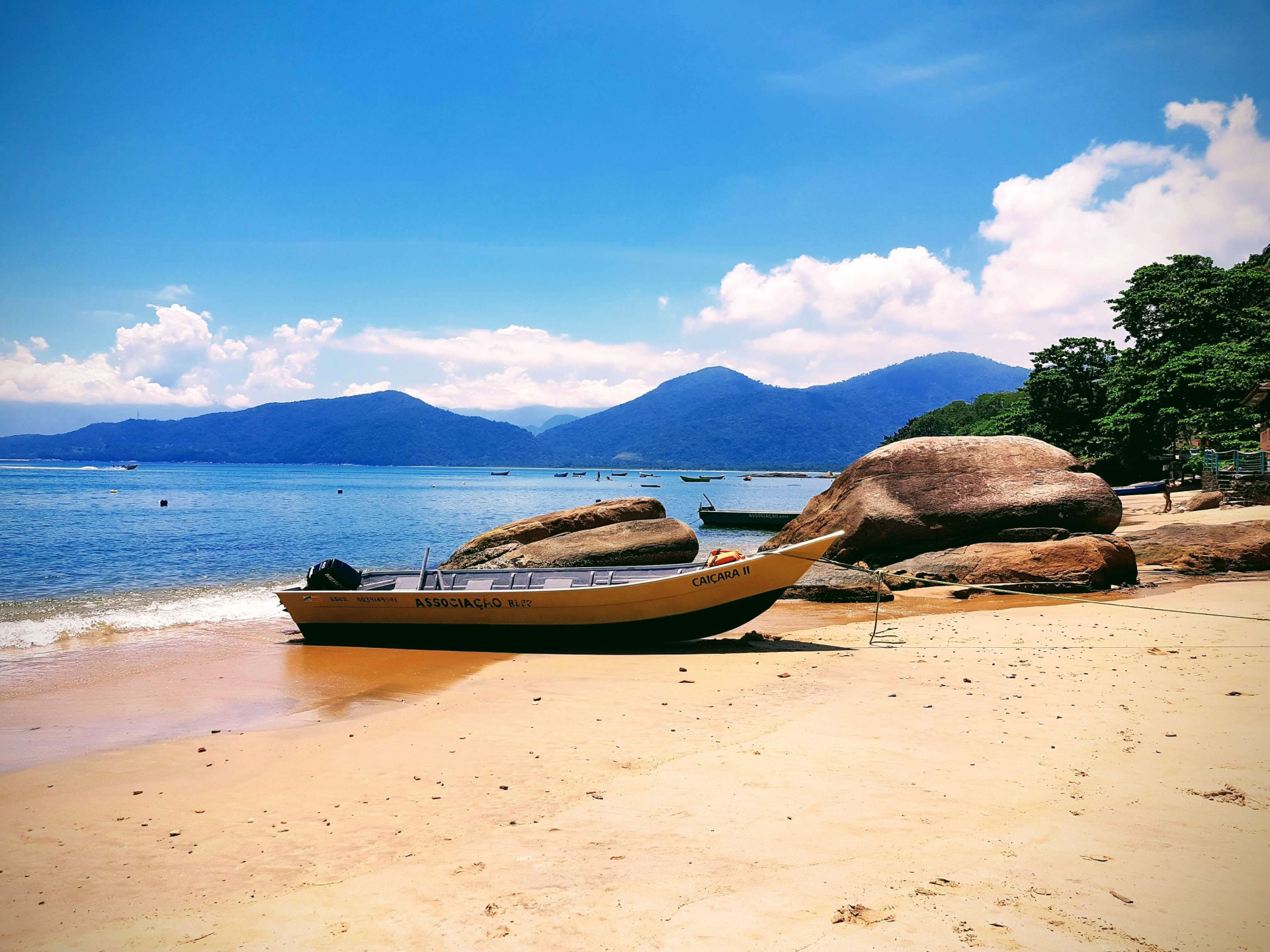 22 praias de Ubatuba para aproveitar os melhores roteiros no litoral (Imagens: Unsplash)