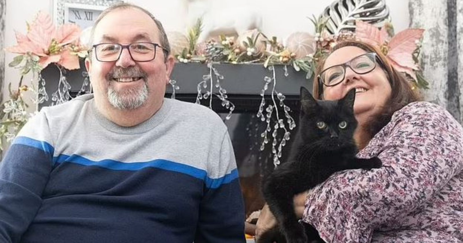 Casal do Reino Unido prestes a falir adota gato preto e ganha mais de 6 milhões de reais