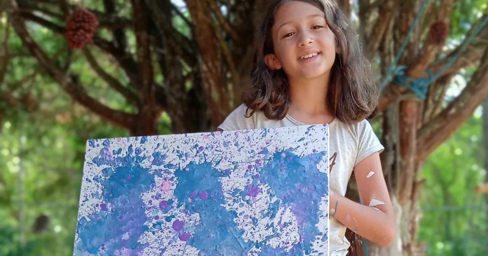 Menina de apenas 9 anos, natural de Nova Friburgo, irá expor suas pinturas no Louvre!