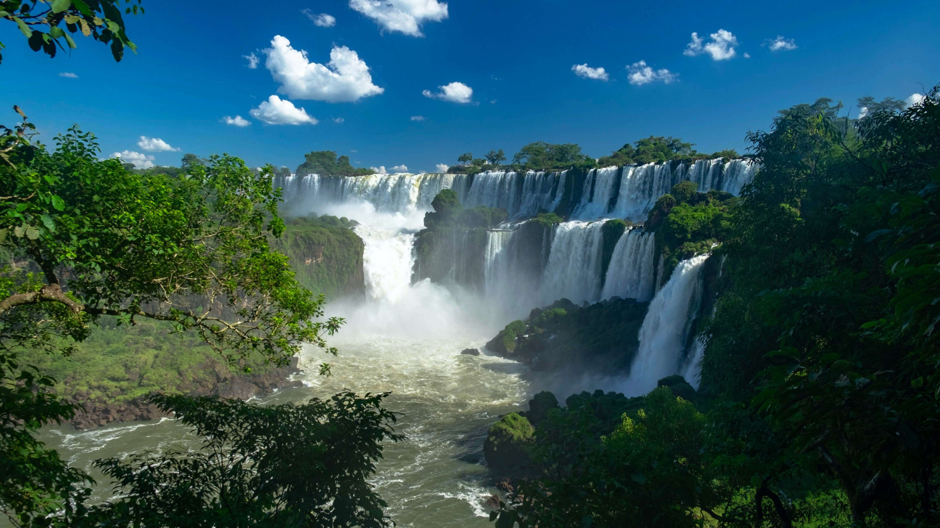 Guia rápido para viajar a Foz do Iguaçu e ter o momento mais inesquecível da vida (Imagens: Unsplash)