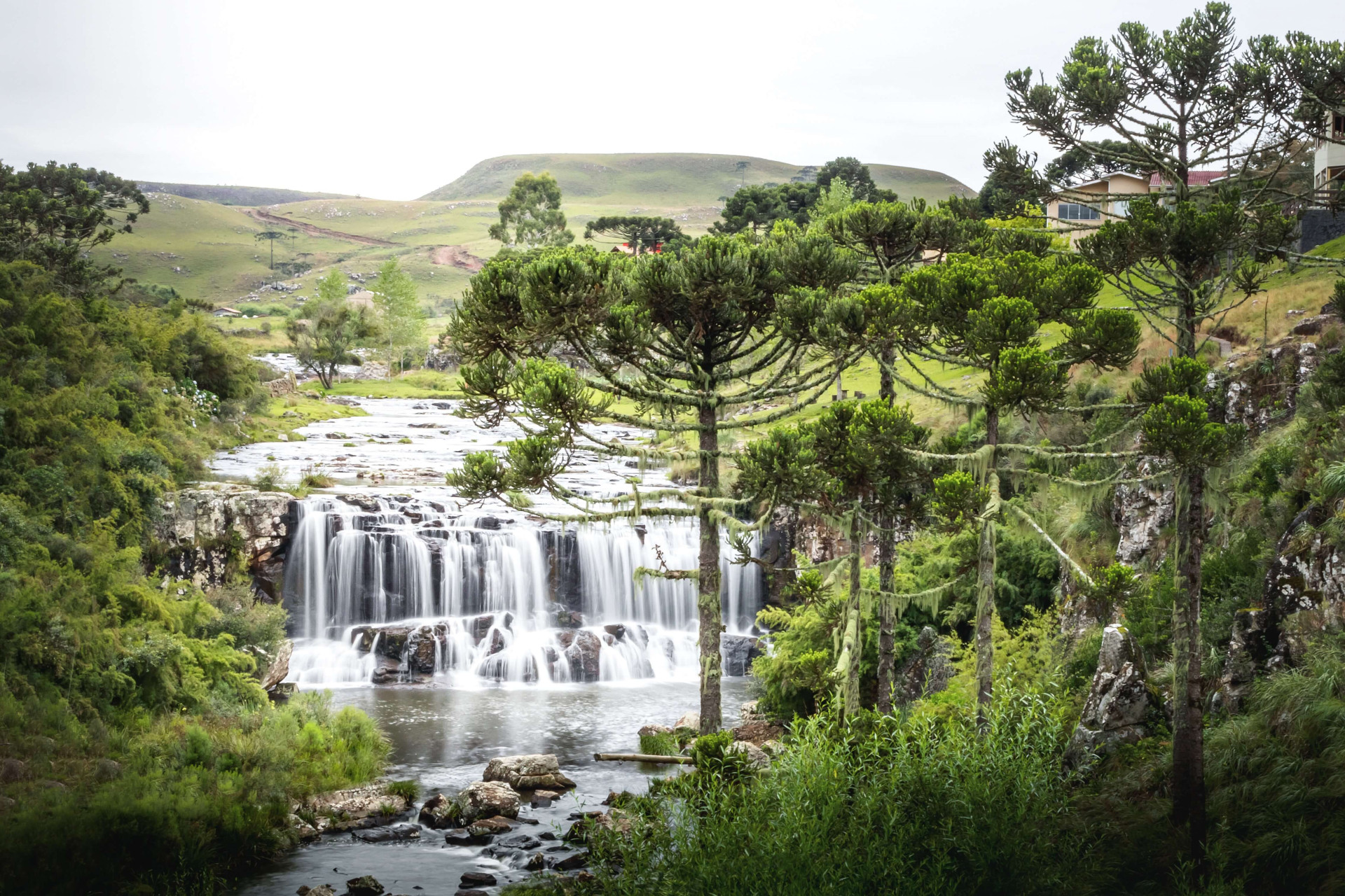 Marque uma viagem para essa cidadezinha e tenha as melhores férias no Brasil (Imagens: Unsplash)