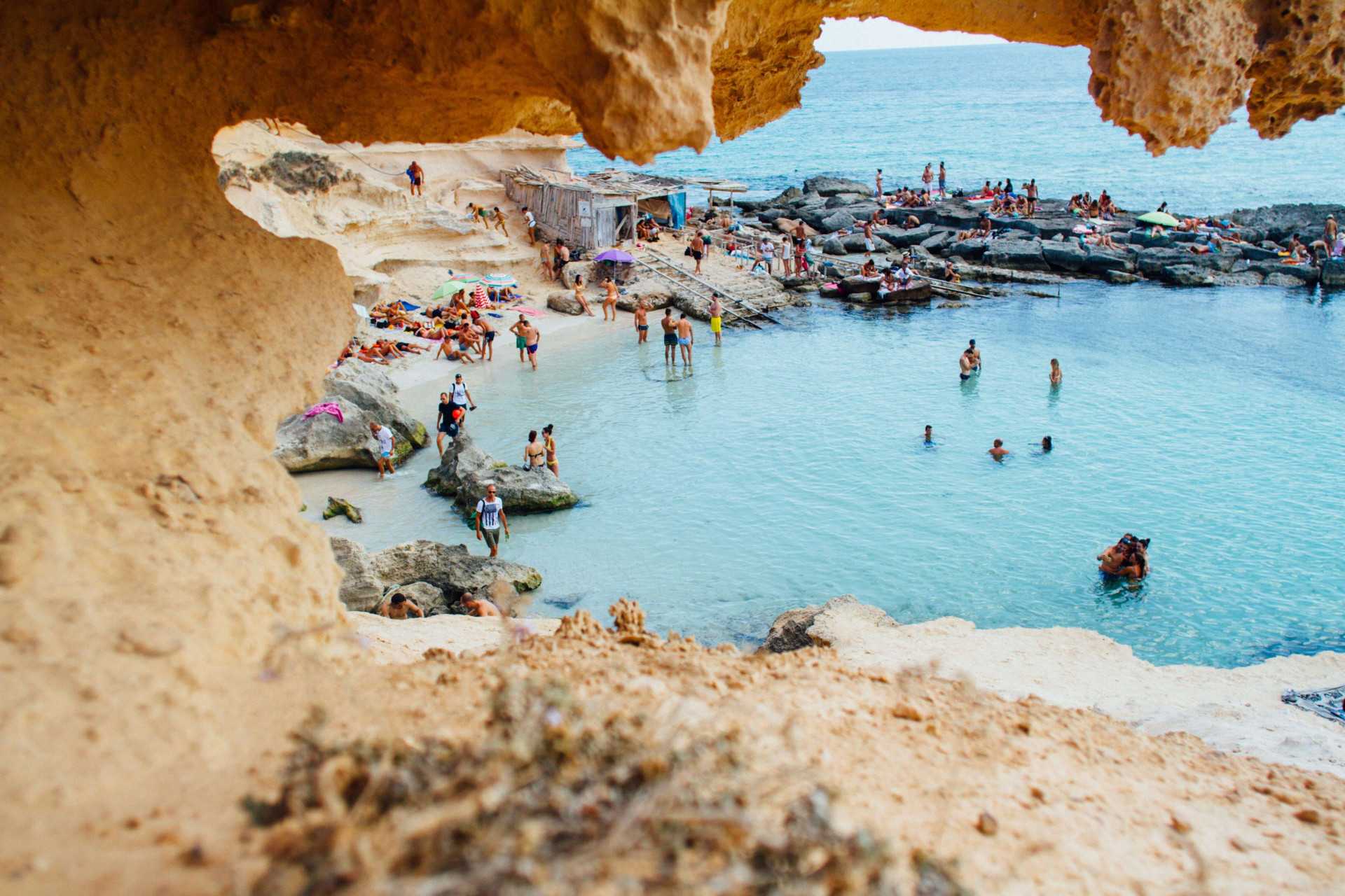 benefícios de nadar no mar