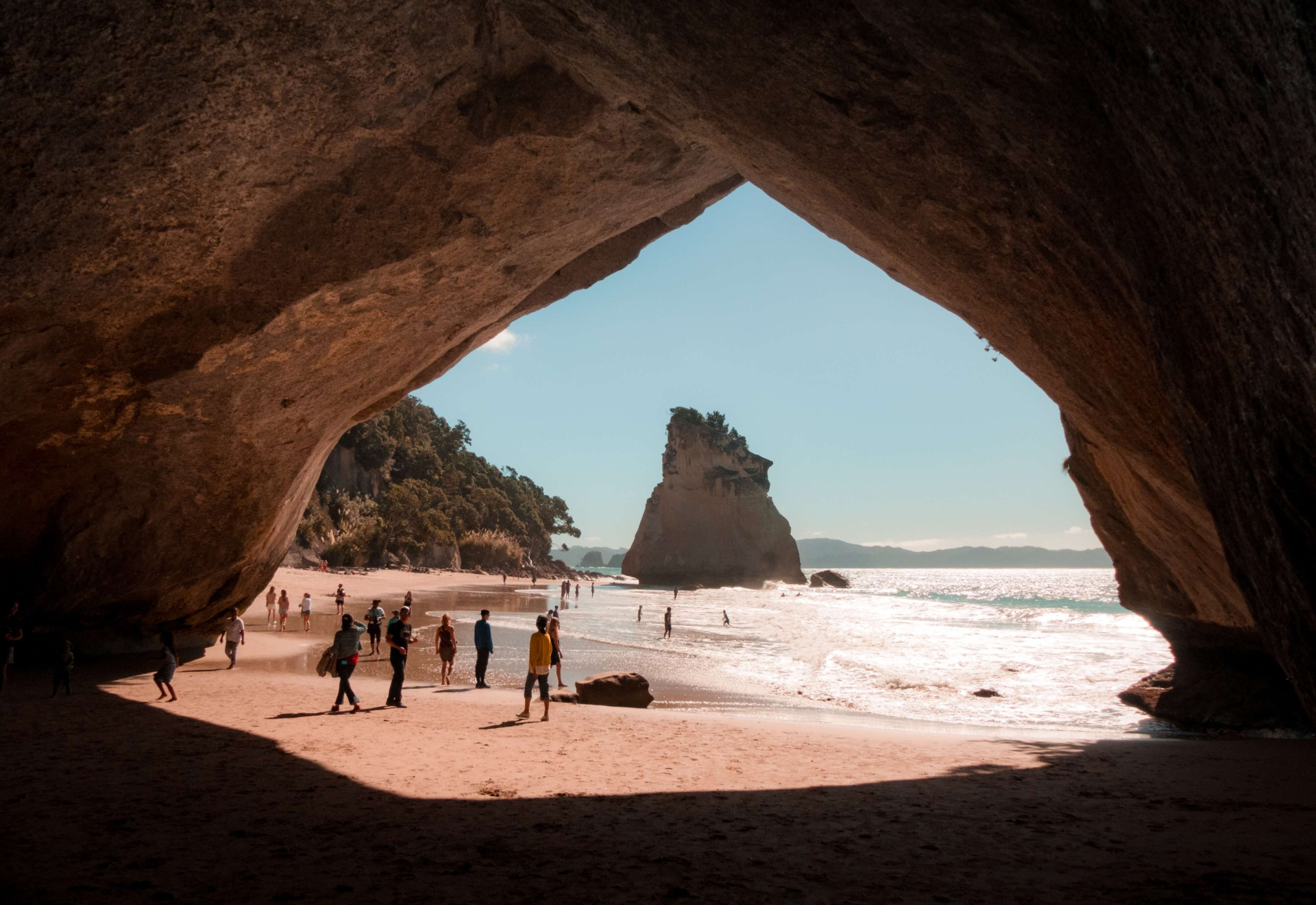 benefícios de nadar no mar