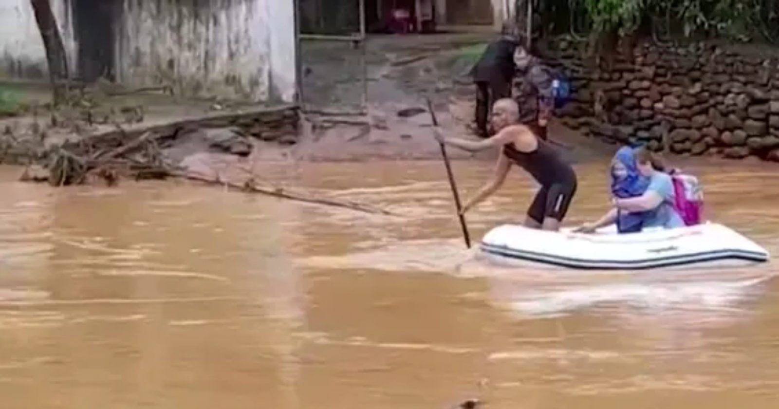 Entidades lançam campanhas para ajudar as vítimas das chuvas no litoral de SP; veja como contribuir